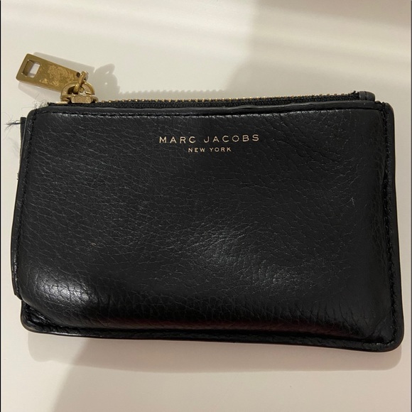 Marc Jacob Leather Zip Top Wallet - Picture 2 of 4